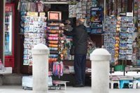 Cibeles aprueba reformas tecnológicas, formación y publicidad en quioscos para fomentar el "comercio local"