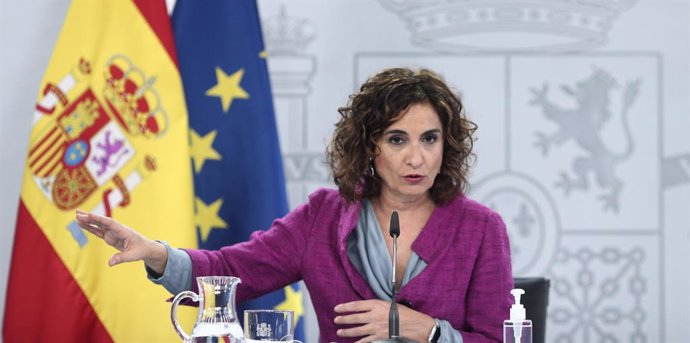 La ministra portavoz y de Hacienda, María Jesús Montero, comparece en rueda de prensa posterior al Consejo de Ministros celebrado en Moncloa, a 27 de octubre de 2020. Durante la rueda, la ministra detalla las claves de los Presupuestos Generales del Est