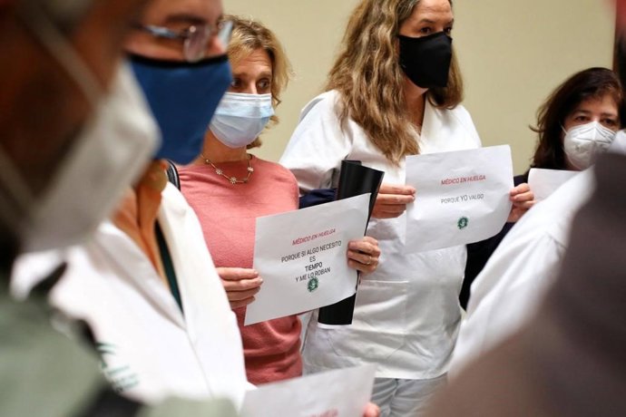 Médicos andaluces apoyan la huelga estatal por la "insostenible situación" y para "velar" por la seguridad de los pacientes
