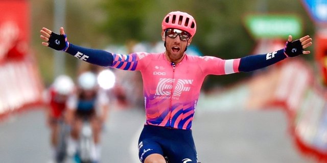 El ciclista canadiense Michael Woods (EP Pro Cycling), ganador de la séptima etapa de La Vuelta ciclista a España 2020, disputada entre Vitoria y Villanueva de Valdegovia
