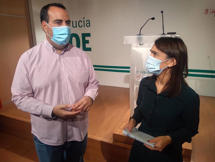 Álex Casares y Olga Manzano, del PSOE