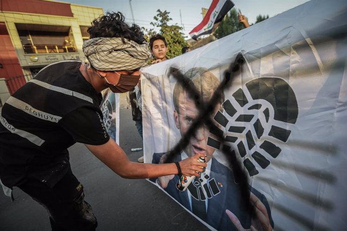 Una protesta a l'Iraq contra el president de Frana, Emmanuel Macron, per les seves declaracions sobre les caricatures de Mahoma