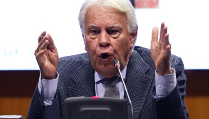 Felipe González señala que el estado de alarma "no es delegable" a las CCAA y alerta sobre una "crisis de gobernanza"
