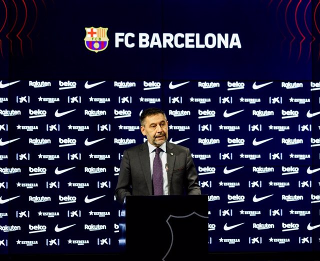 El presidente dimitido del FC Barcelona Josep Maria Bartomeu en la comparecencia en la que anunció la dimisión en bloque de su Junta Directiva