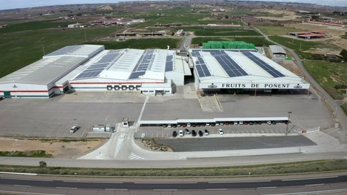 Vista aria de les installacions de Fruits de Ponent d'Alcarrs, en una imatge d'arxiu. (Horitzontal)