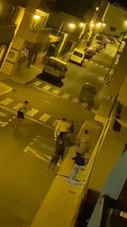 Imagen del vídeo difundido de una agresión en Balerma (Almería)