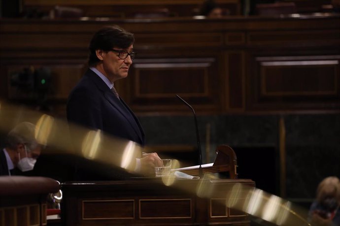 El ministro de Sanidad, Salvador Illa, interviene en una sesión plenaria en el Congreso de los Diputados, en Madrid, (España), a 15 de octubre de 2020.