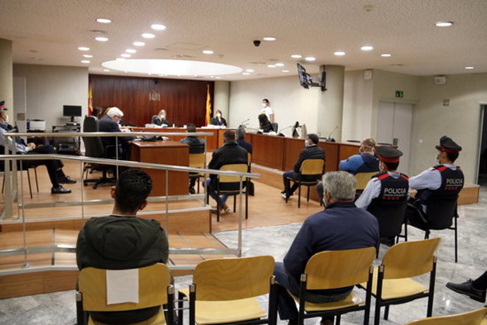 Pla general dels acusats de traficar amb drogues, al judici celebrat a l'Audincia de Lleida. Imate del 28 d'octubre de 2020. (Horitzontal)