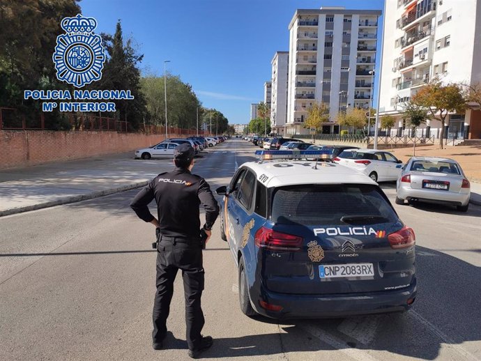 Nota De Prensa: Detenidos En Jerez Minutos Después De Asaltar A Un Viandante Para Robarle La Cartera
