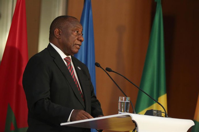 Coronavirus.- El presidente de Sudáfrica entra en aislamiento tras un contacto c