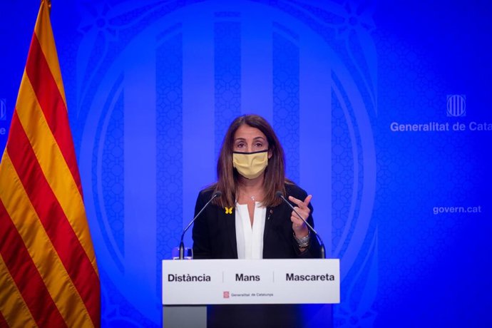 La consellera de la Presidencia y portavoz del Govern de la Generalitat, Meritxell Budó, interviene durante una rueda de prensa posterior al Consejo Ejecutivo, en Barcelona, Catalunya, (España), a 13 de octubre.
