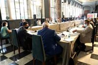 Moreno reúne a las 18,30 horas al comité de expertos para decidir el posible cierre perimetral de Andalucía