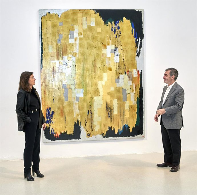 La directora artística de Bombas Gens, Sandra Gimares, y el director del Museo Reina Sofia, Manuel Borja-Villel