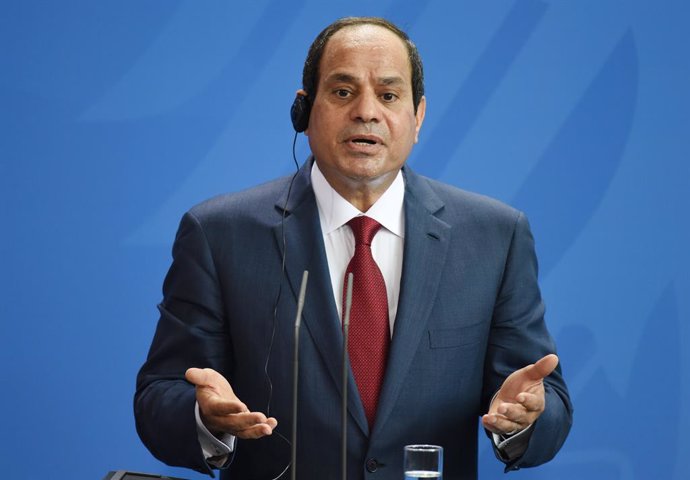 Francia.- Al Sisi dice que la libertad de expresión "termina al ofender a más de