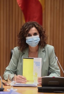 La ministra de Hacienda y Función Pública, María Jesús Montero, ofrece una rueda de prensa tras la entrega del Proyecto de Presupuestos Generales del Estado 2021 en el Congreso.