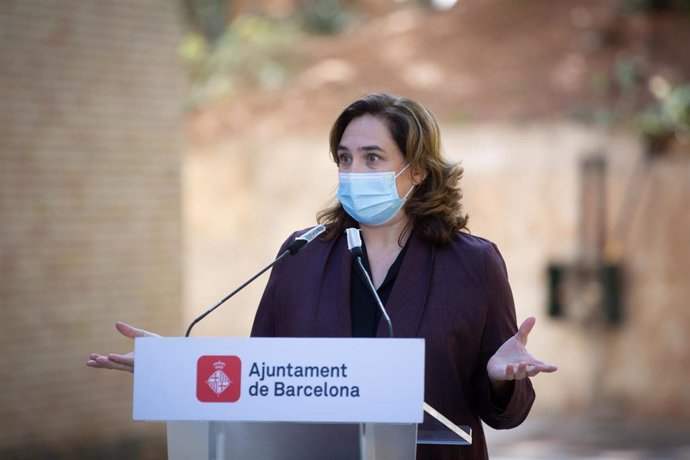 La alcaldesa de Barcelona, Ada Colau, comparece en rueda de prensa para anunciar la apertura de El Centre Residencial dInclusió La Llavor, un nuevo equipamiento para mujeres sin hogar, en Barcelona, Catalunya (España), a 15 de octubre de 2020.