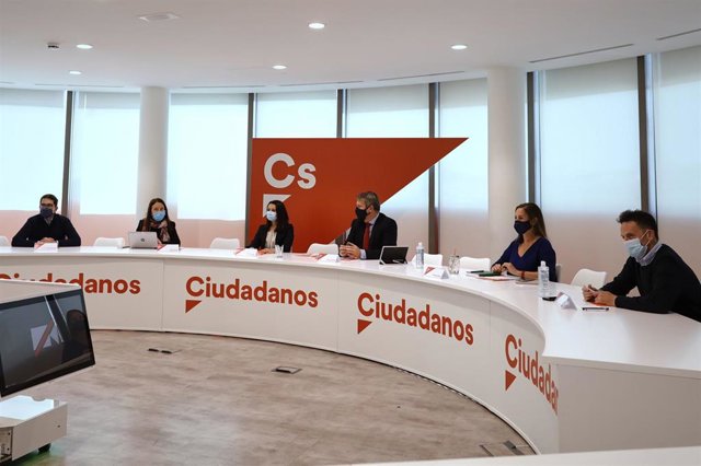 La presidenta de Ciudadanos, Inés Arrimadas, durante una reunión del Comité Permanente en la sede del partido.