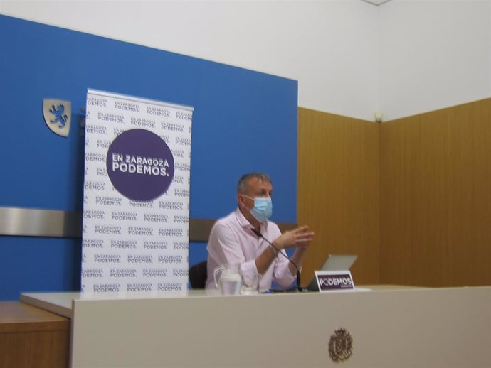 El portavoz del grupo municpal  de Podemos, Fernando Rivarés