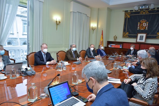 El presidente del Tribunal Supremo y del Consejo General del Poder Judicial (CGPJ), Carlos Lesmes preside un pleno extraordinario en el CGPJ, en Madrid (España), a 28 de octubre de 2020.