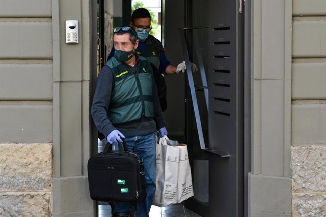 Agents de la Guàrdia Civil en la investigació de suposats desviaments de fons públics al procés independentista.
