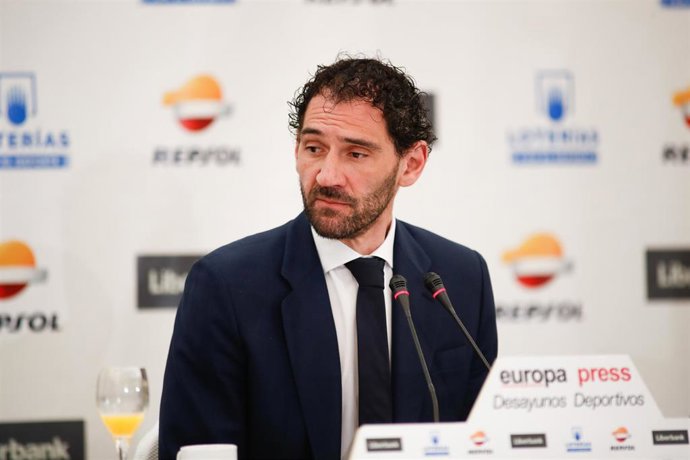 Jorge Garbajosa durante su participación en los Desayunos Deportivos de Europa Press