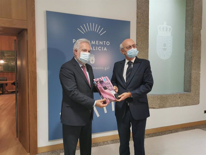 El presidente del Parlamento de Galicia, Miguel Ángel Santalices, recibe al fiscal superior de Galicia, Fernando Suanzes, que le entrega la Memoria Anual de 2019.