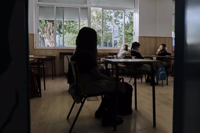 Niños en un aula del Colegio Privado Alameda de Osuna en el primer día del curso escolar 2020-2021, en Madrid (España) a 7 de septiembre de 2020. Los colegios públicos comenzarán mañana, 8 de septiembre, las clases de forma escalonada, que en Madrid, co