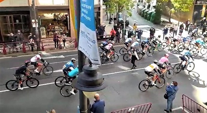 Identificada la mujer que irrumpió ayer en la salida de la Vuelta Ciclista en Logroño, poniendo en peligro a los participantes.