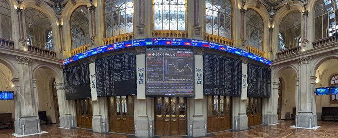 Valores del Ibex en el Palacio de la Bolsa de Madrid.
