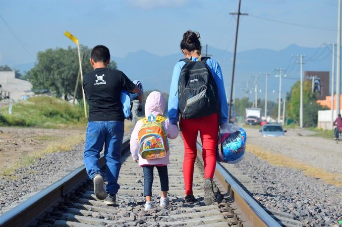 Menores migrantes en la fronera de México.