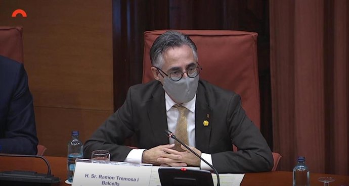 El conseller d'empresa i Coneixement, Ramón Tremosa, durant la seva compareixena en la Comissió d'empresa i Coneixement del Parlament.