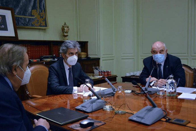 El presidente del Tribunal Supremo y del Consejo General del Poder Judicial (CGPJ), Carlos Lesmes preside un pleno extraordinario en el CGPJ, en Madrid (España), a 28 de octubre de 2020. 