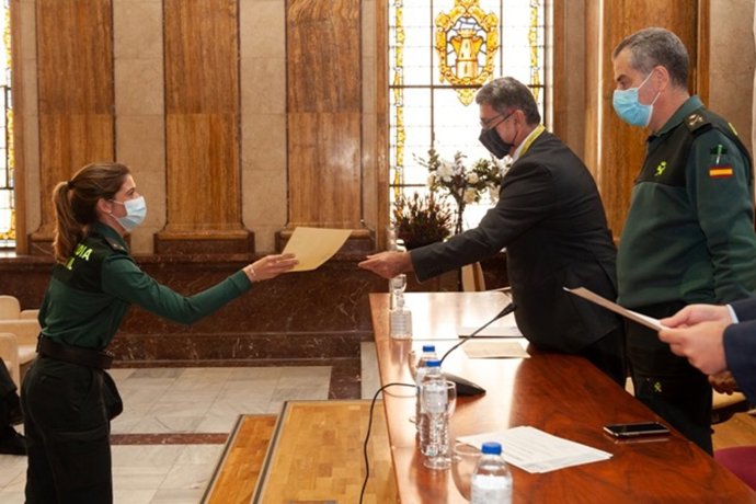 La Universidad de Salamanca forma como pilotos de drones a la policía del aire de la Guardia Civil.