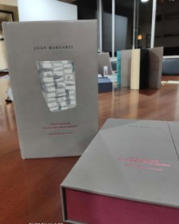 Carlos Sánchez-Alama Pérez, Primer Premio A Las Mejores Encuadernaciones Artísticas, Por La Encuadernación Presentada Bajo El Lema ‘Florilegio’.