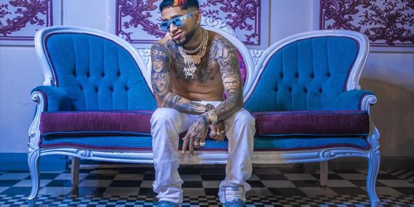 3. Bryant Myers lanza 'Bendecido', su nuevo disco, y estrena el single 'Sé Fuerte', un canto al empoderamiento femenino