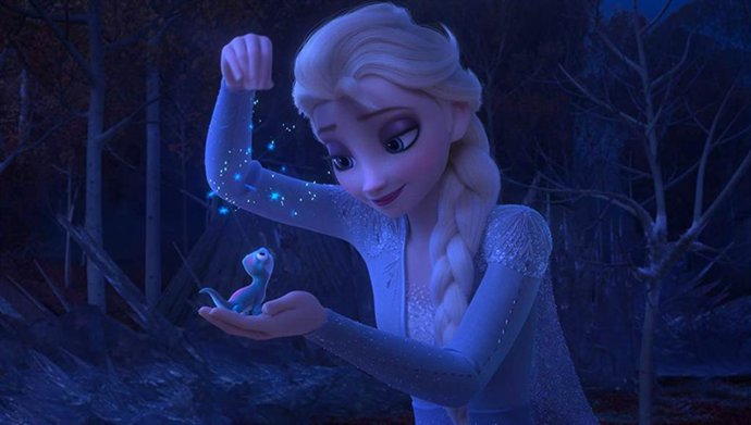 La protagonista de 'Frozen 2', Elsa, en un fotograma de la pellícula, disponible en catal a Disney+ a partir d'aquest divendres 30 d'octubre del 2020.