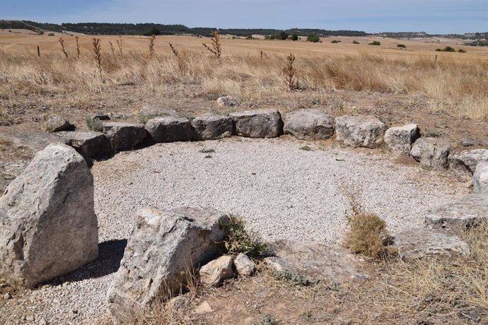 El dolmen de Los Zumacales continúa su periplo administrativo para obtener la declaración como BIC.