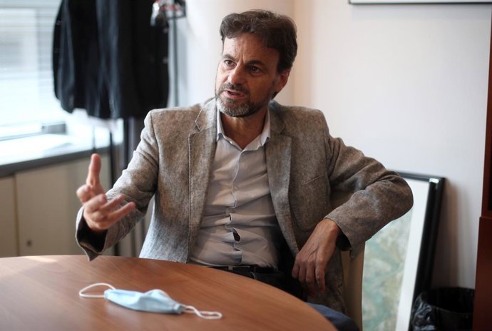 El president d'Unides Podem i líder d'En Comú Podem, Jaume Asens, durant una entrevista a Europa Press al seu despatx del Congrés dels Diputats. Madrid (Espanya), 23 de setembre del 2020.