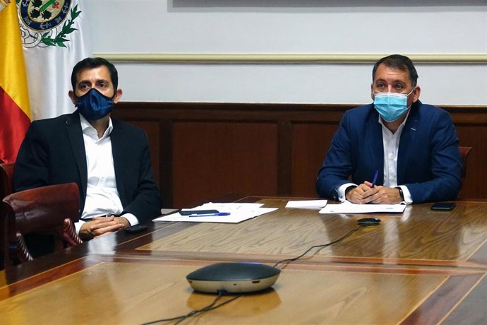 El alcalde de Santa Cruz de Tenerife, José Manuel Bermúdez, y el concejal de Hacienda, Juan José Martínez