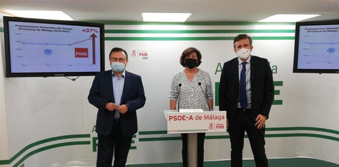 Los socialistas Fuensanta Lima, Ignacio Lopez y Miguel Angel Heredia en rueda de prensa