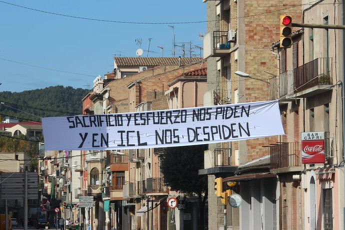 La pancarta penjada al poble de Súria. Inatge publicada el 30 d'octubre del 2020. (Horitzontal)