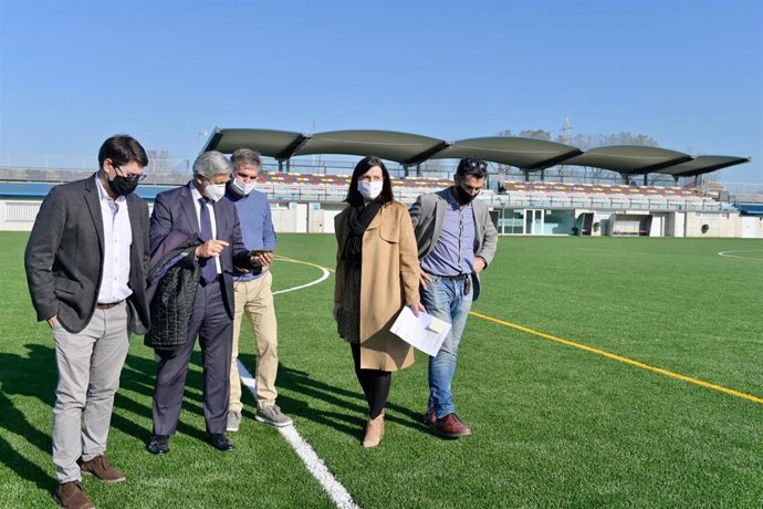 Concluyen las obras del campo de fútbol y rugby de San Román tras una inversión municipal de casi 235.000 euros