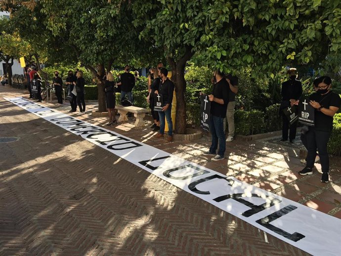 Concentración de comerciantes en Marbella