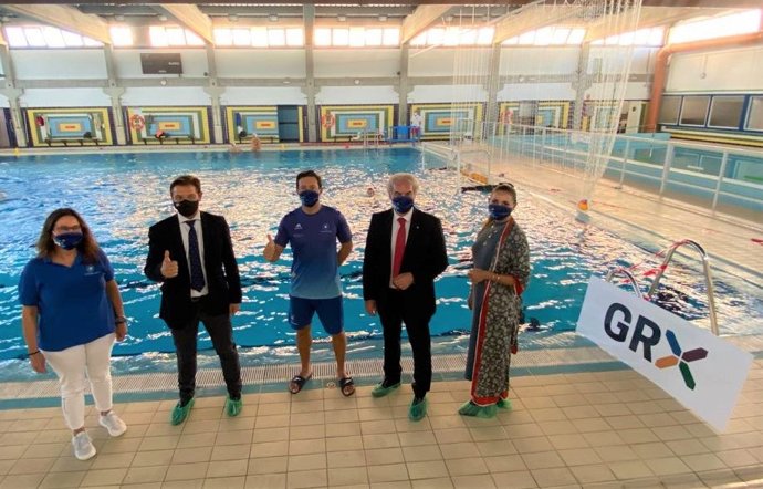 El Ayuntamiento visita al Club Natación Alhambra