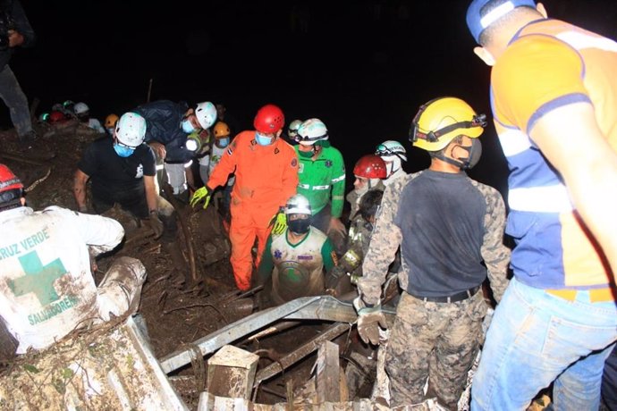 Corrimiento de tierra en la localidad de Nejapa, El Salvador