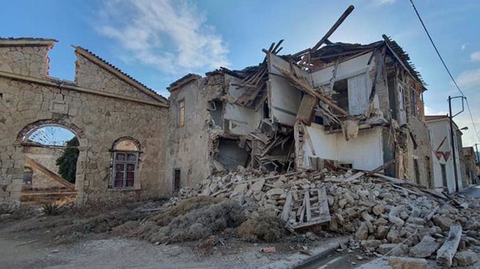 30 October 2020, Greece, Samos: The rubble of a collapsed house lies on the street after an earthquake of magnitude 6.6 hit the western part of Turkey and affected the Greek island of Samos. (Best possible quality) Photo: -/Eurokinissi via ZUMA Wire/dpa