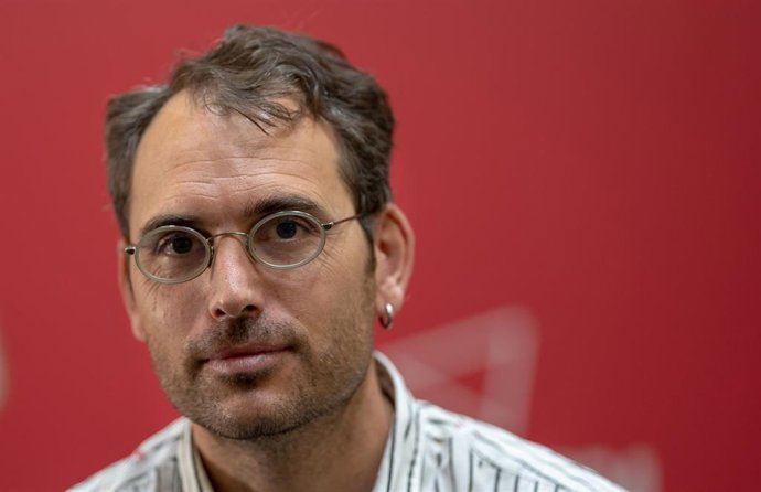 El coordinador general de IU Andalucía y portavoz de Adelante Andalucía, Toni Valero, en una entrevista concedida a Europa Press. Sevilla a 15 de agosto del 2020