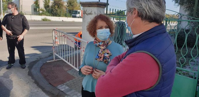Ayuntamiento elimina barreras arquitectónicas en el barrio de Las Lumbreras, en Torreblanca.