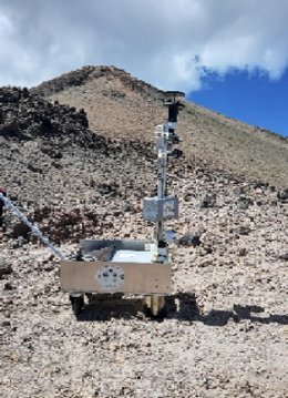 Instrumento MEDA instalado en el área de La Fortaleza, en el pico del Teide