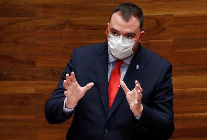 El presidente del Principado de Asturias, el socialista Adrián Barbón